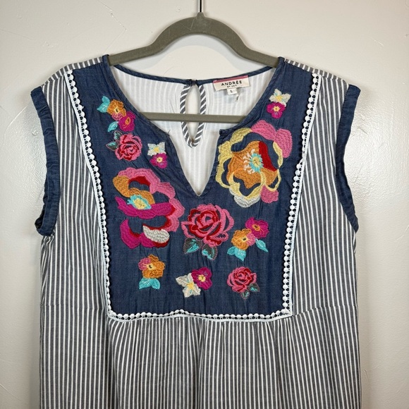 Andree by Unit Railroad Stripe Short Sleeve Tunic with Embroidered Florals Large - Picture 2 of 14